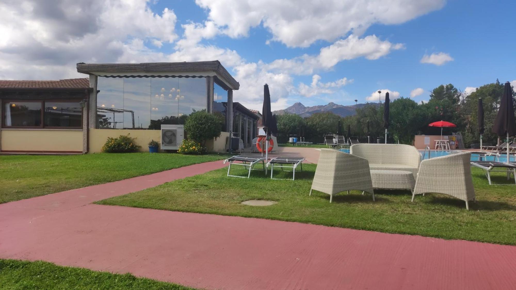 Li Suari Club Village Hotel